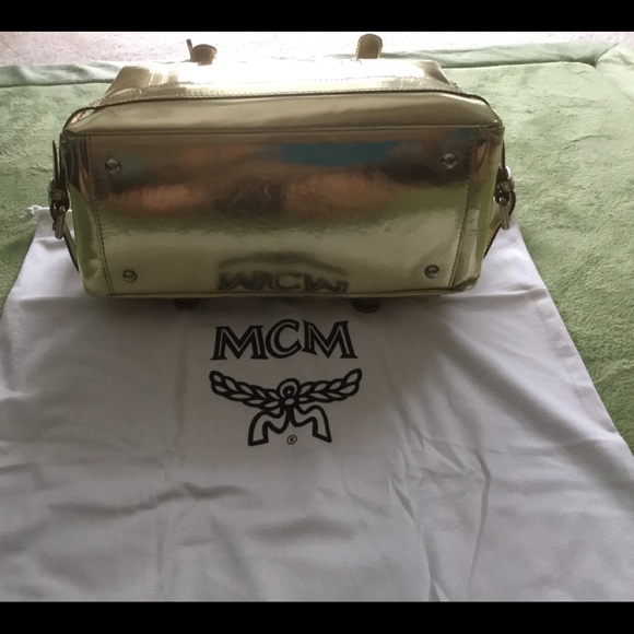SOLD ☄️💯 MCM Gold Satchel EC Like New🔥 - Picture 4 of 8